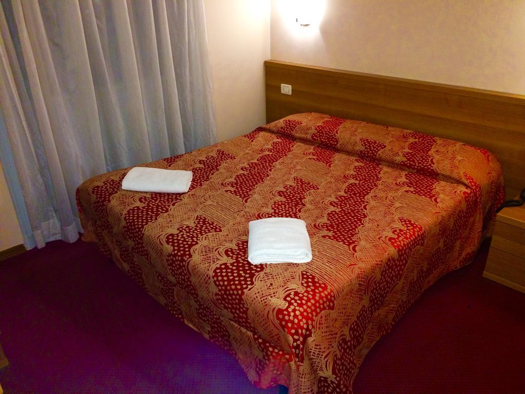 Royal Hotell Milano Rum bild
