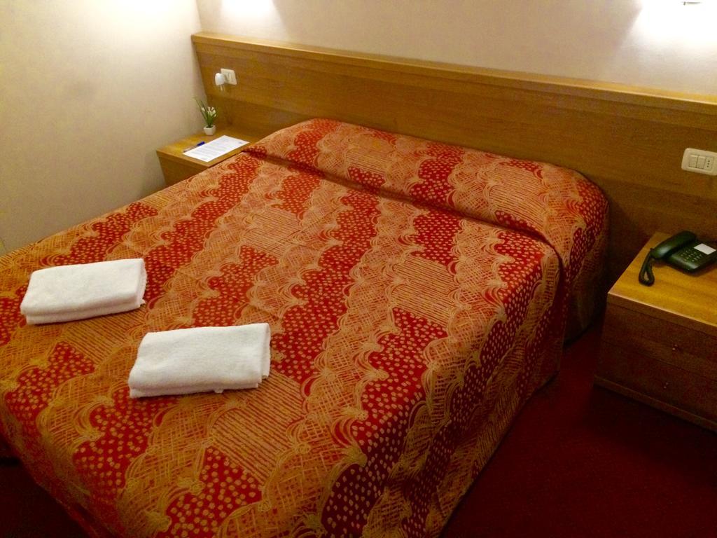 Royal Hotell Milano Rum bild